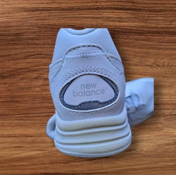 New Balance White Sneakers. Women. - Picture 3 of 5